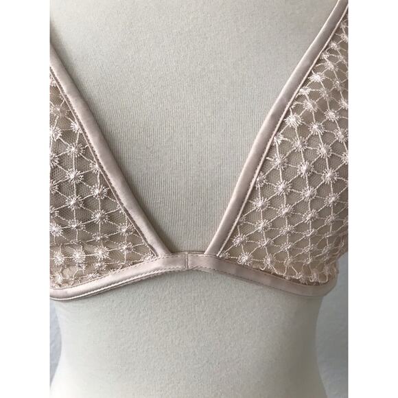 Victoria's Secret Lingerie Sheer Starburst Plunge Underwire Bra - Picture 7 of 11